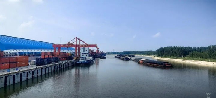 新华社丨山东济宁：千年运河装上“电力引擎”