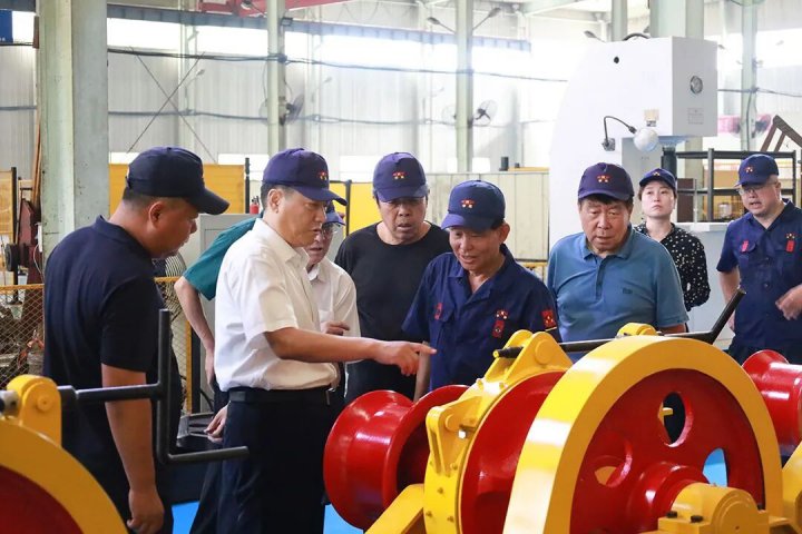 张广宇到新能源船舶配套企业开展调研工作