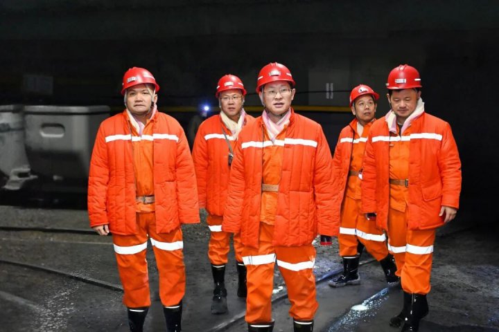 王崇景到金桥煤矿二号井督导项目建设