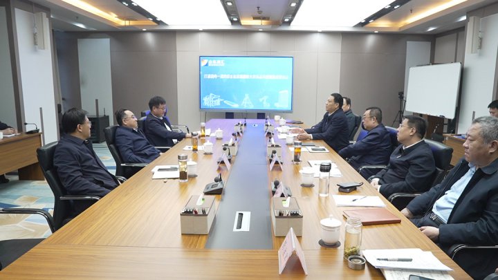 市领导到万搏平台-万搏(中国)一站式服务平台
调研指导