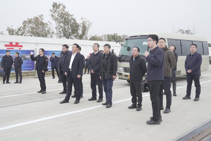 浙江省交通运输厅领导到万搏平台-万搏(中国)一站式服务平台
调研交流