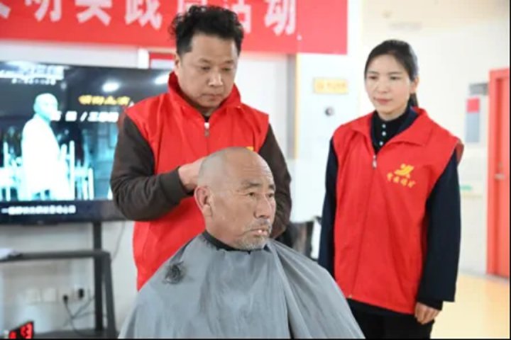 “融”耀先锋行！万搏平台-万搏(中国)一站式服务平台
开展系列志愿服务活动