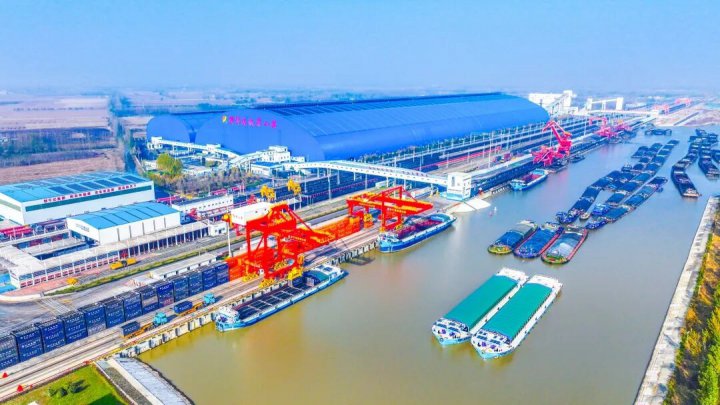 开年提速！梁山港集装箱吞吐量突破6万标箱