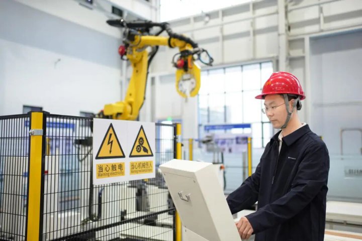 聚焦“三类人”丨王志勇：匠心铸技的“设备医生”